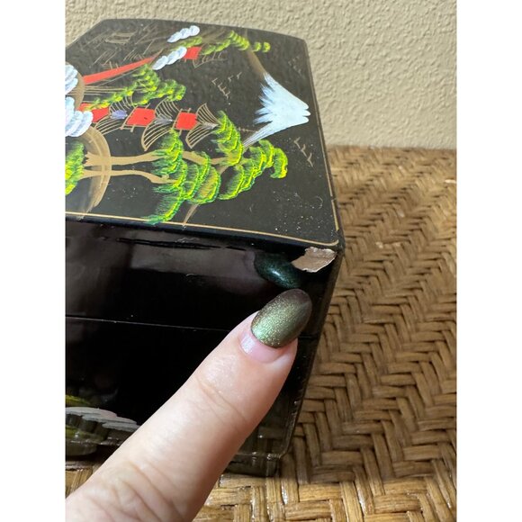 Vintage Hand-Painted Japanese Lacquerware Jewelry Box With Scenic Landscape - Picture 5 of 14